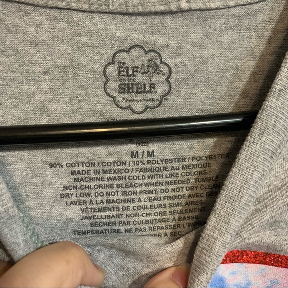 SALE!! Elf on a shelf selfie tshirt - Picture 6 of 7